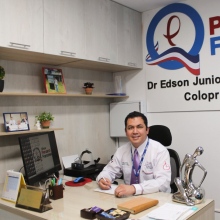 medicos cirugia general aparato digestivo arequipa Dr. Edson Junior Perrin Berrios, Cirujano general